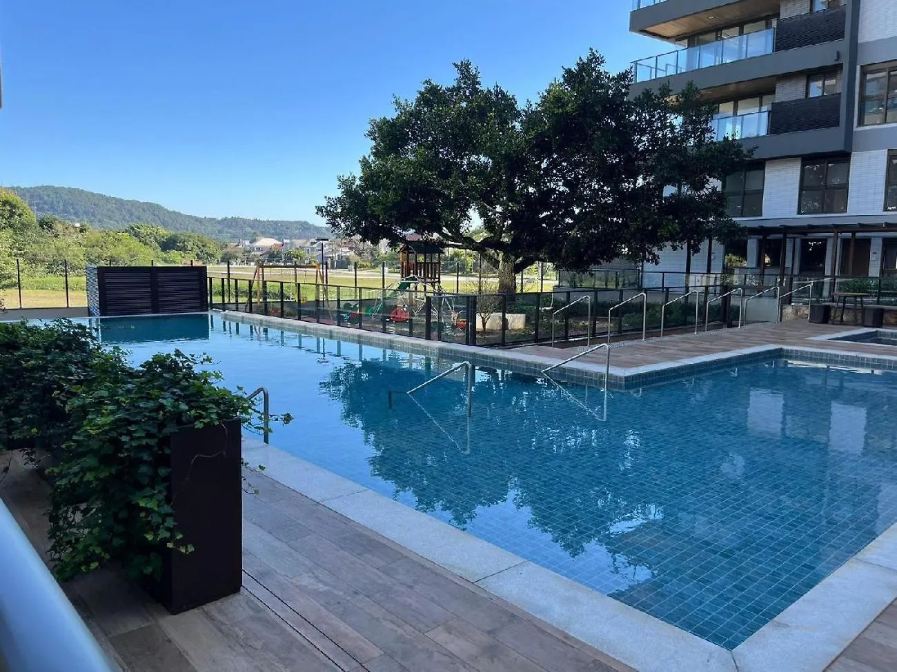 Apartamento Moderno Com 2 Quartos, A 800M Da Praia Jurere Internacional Florianópolis Brasilien