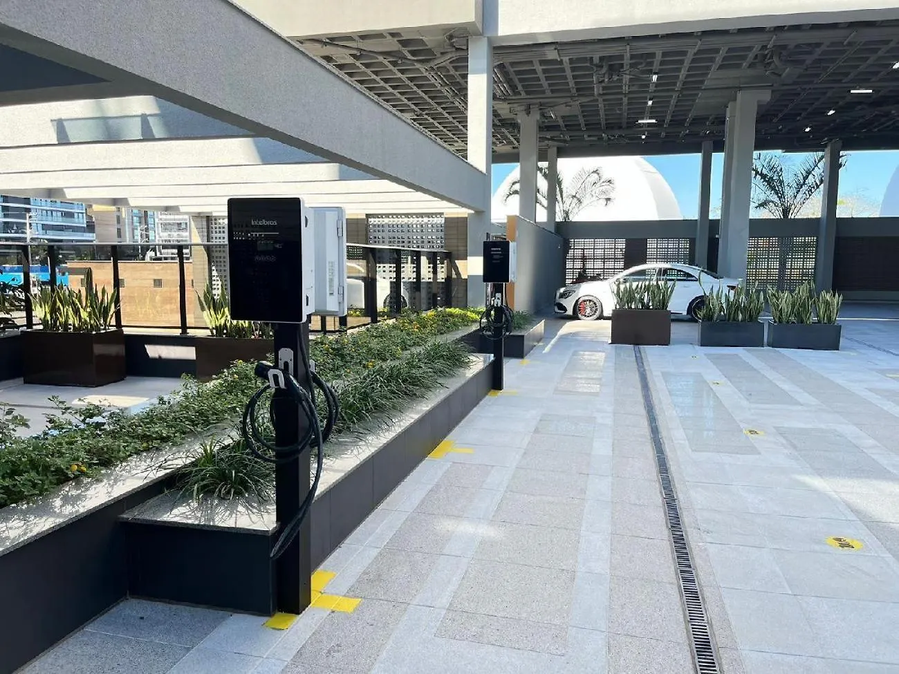 Apartamento Moderno Com 2 Quartos, A 800M Da Praia Jurere Internacional Florianópolis 0*,  Brasilien
