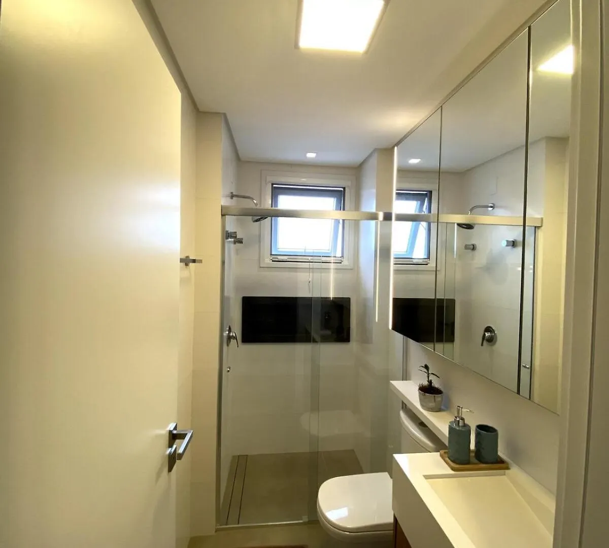 Apartamento Moderno Com 2 Quartos, A 800M Da Praia Jurere Internacional Florianópolis Brasilien